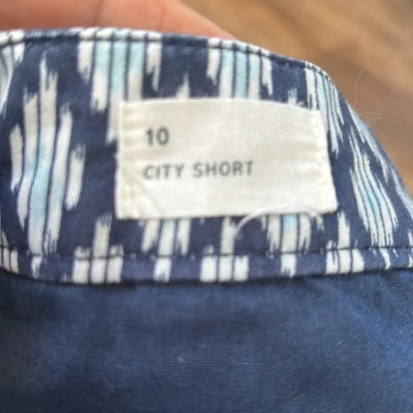 Gap woman’s shorts Stylish Blue and White size 10 - Picture 10 of 10